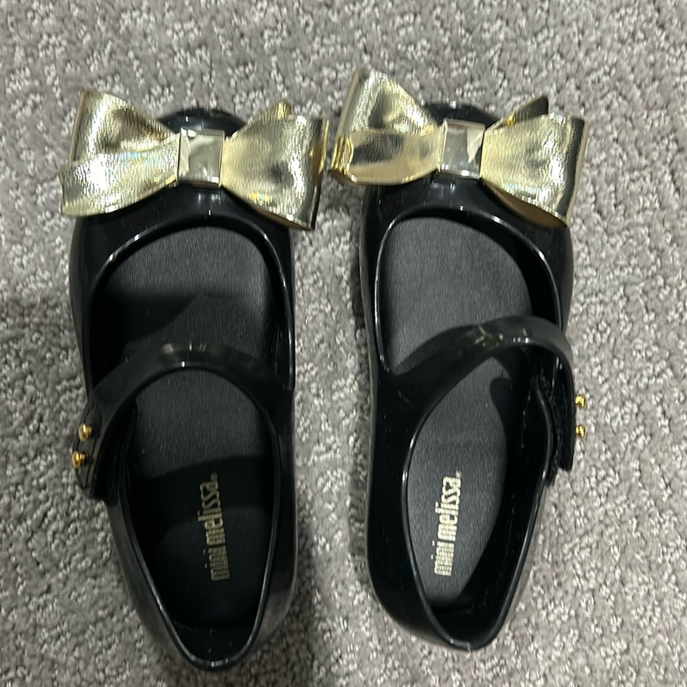 Mini Melissa Mary Jane’s EUC worn once size 9 or 25/26 euro